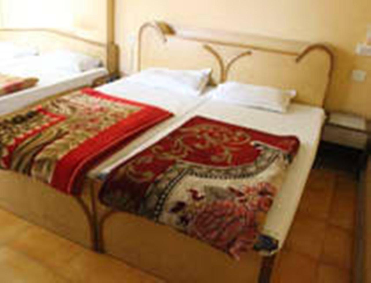 Hotel Shivlok Rishīkesh Exteriör bild