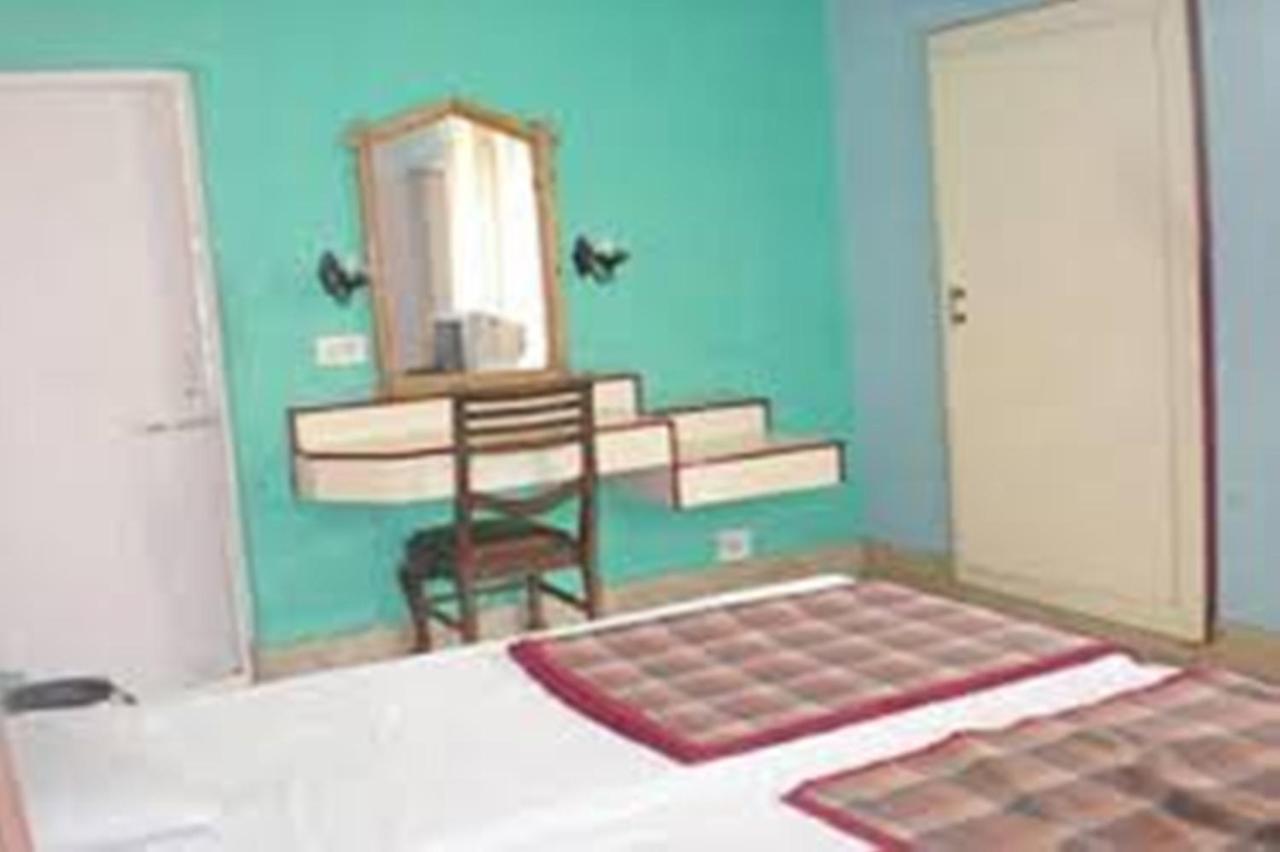 Hotel Shivlok Rishīkesh Exteriör bild